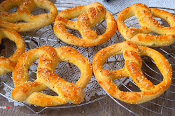 OD JEDNOG TESTA LEK I RADOST: Bakin integralni hleb za zdravlje i domaće perice za decu