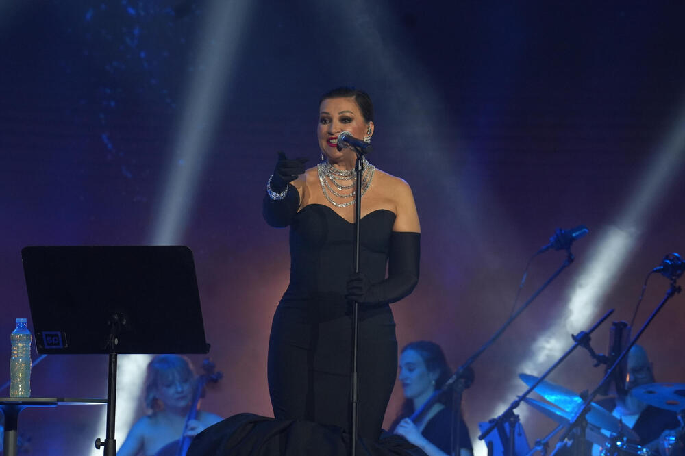 NINA BADRIĆ MORALA DA PREKINE KONCERT ZA ZBOG OVE SRPKINJE: Otkriveno nešto o čemu se godinama nije znalo