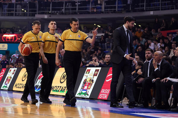 Sudije napustile parket! Prekinuta utakmica Partizana i Mege!