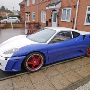 Kupili Ferari iz snova, a onda doživeli šok: Kada su otvorili haubu imali su šta i da vide (VIDEO)