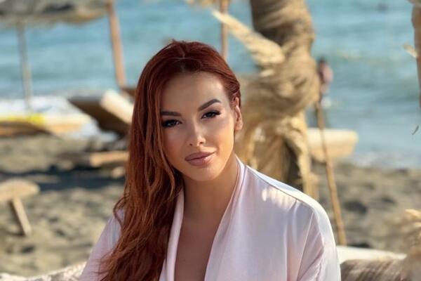 PEVAČICA STAVILA TAČKU NA 9 GODINA DUGU VEZU: Sada je otkrila da li je posvetila pesmu bivšem dečku