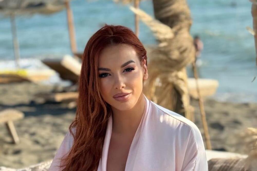 PEVAČICA STAVILA TAČKU NA 9 GODINA DUGU VEZU: Sada je otkrila da li je posvetila pesmu bivšem dečku