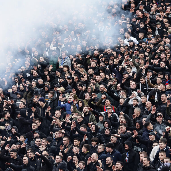 Grobari napravili haos zbog ubačenog transparenta od Delija!