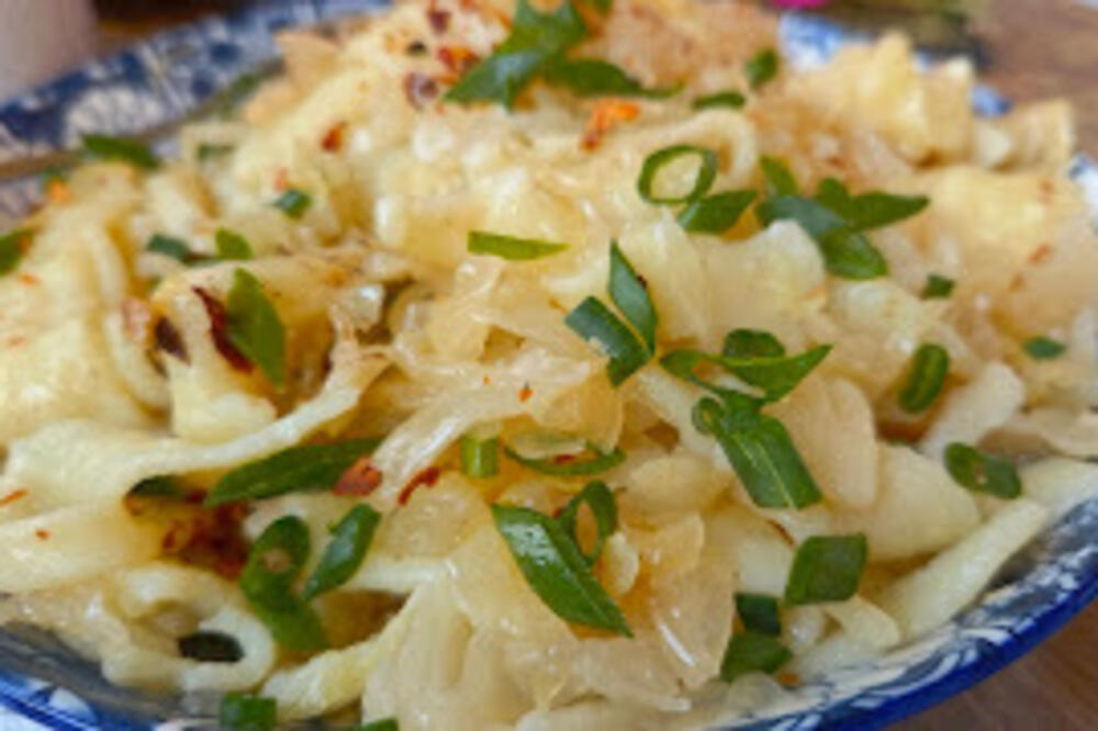 KUPUS SA FLEKICAMA: Starinski recept koji miriše na detinjstvo i topli dom, pravi domaćinski ručak za vašu porodicu