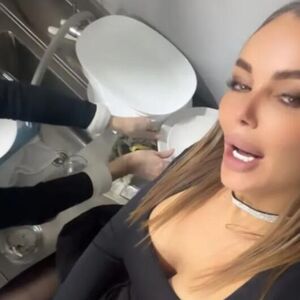 POSLE OVOG ĆE MUŠTERIJA IMATI NA PRETEK! Vlasnica fast food-a u MINIĆU nasred sudopere - prizor je bezobrazan