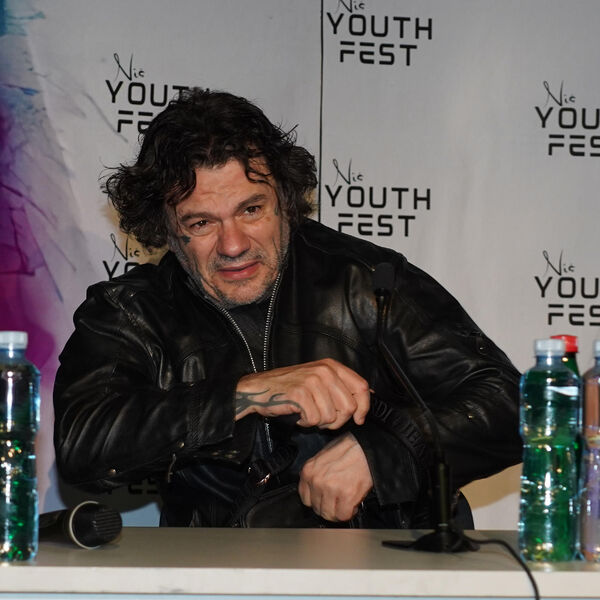 ACINA ĆERKA U EMISIJI IZNELA STRAVIČNE TVRDNJE! Porodična drama šokira Srbe: "Tukao je i sekao nožem ispred mene"