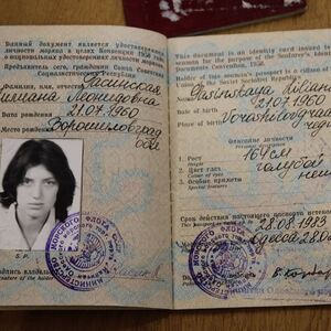 Ljiljana se skinula u CRVENI BIKINI, pa skočila u VODU PUNU AJKULA: Nekako se domogla obale, a tamo TIP U MERCEDESU