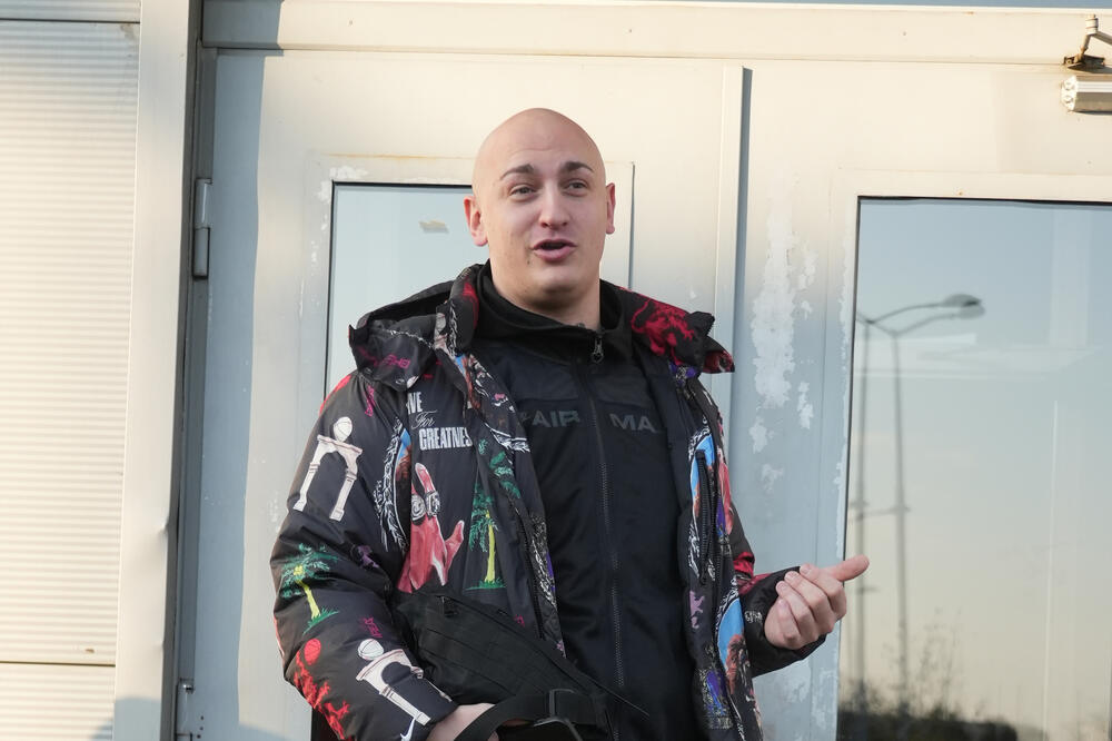 PODNETA KRIVIČNA PRIJAVA PROTIV ČOVEKA KOJI JE DONEO JAGNJE NA NASTUP DESINGERICE