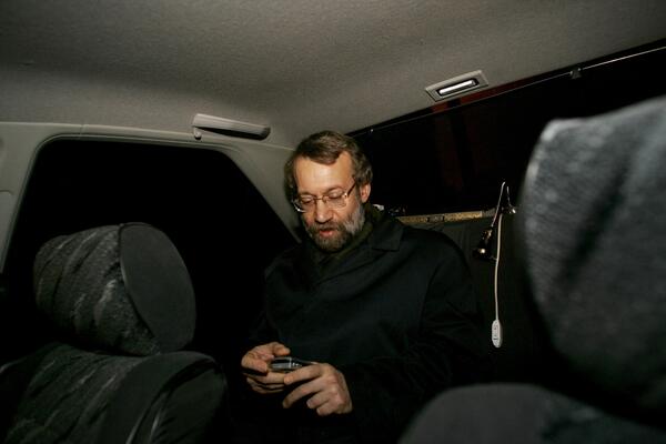 Putinov šaptač je zapravo taj koji upravlja Iranom: Ko je Ali Larijani, čovek iz senke koji ima specijalni zadatak?