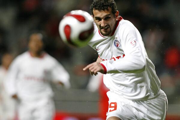 On je bio promašaj Crvene zvezde, a sad rešeta u 41. godini: U Beogradu ga nisu cenili, a sada je prvi strelac lige