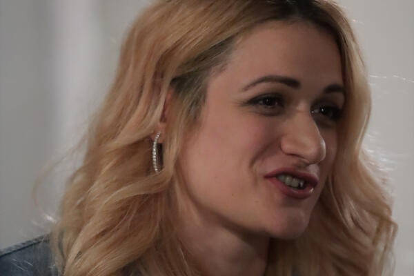 ŠTA SE DEŠAVA IZA KULISA? Izostala podrška ove žene, isplivali i detalji iz prošlosti! "Možda je i ona zaboravila"