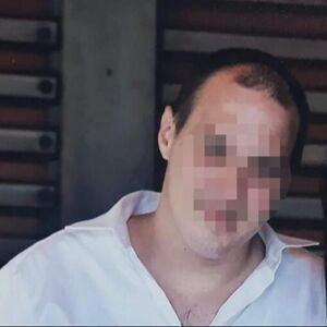 "Ljubavi probudi se, ubio sam čoveka!" Nasred ulice izbo muškarca, pa otrčao kod supruge