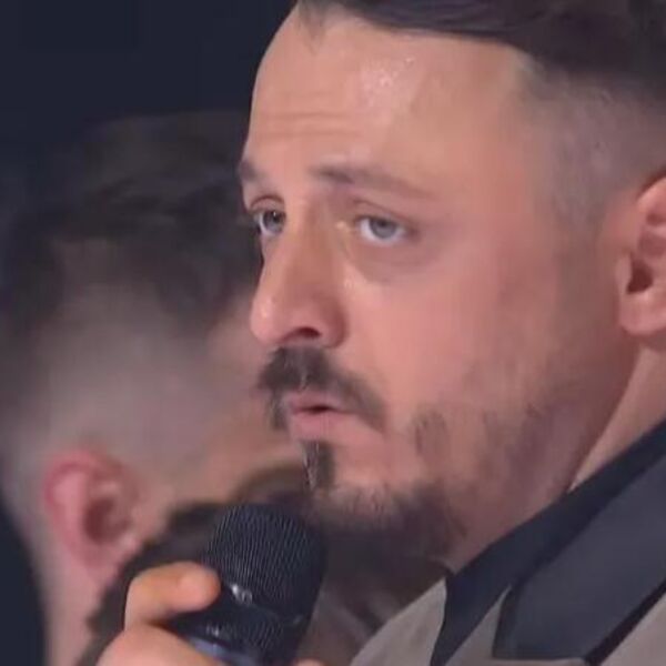 EVO KAKO SADA IZGLEDA KIDNAPOVANI PEVAČ! Njegove OTMIČARE traži policija, a sinoć se pojavio NA OVOM MESTU