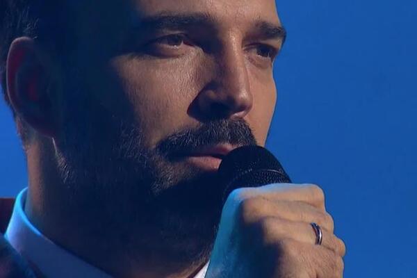 ŠTA ĆE OVAJ ČOVEK SINOĆ NA RTS-U? Njegova pojava sve bacila u rebus, a tek šta je URADIO PRED MILIONIMA