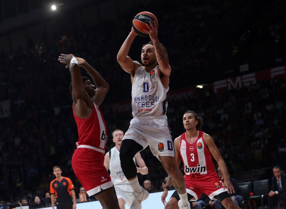 Šejn Larkin (desno)