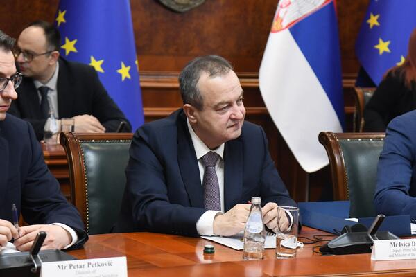 Najnovije informacije o stanju Ivice Dačića! Ima tešku upalu pluća, nalazi se na respiratoru - ŽIVOTNO JE UGROŽEN!