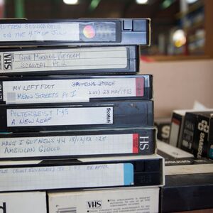 Skoro svaka kuća devedesetih imala je ovo, a danas jedna vredi više nego 2 prosečne plate u Srbiji: Ne bacajte ih!