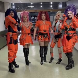 MUŠKARCI U ŠTIKLAMA GLAVNA TEMA SRBA! Ovako nešto bi malo ko smeo da obuče - VRELI ĐUBRETARI obrisali PATOS RTS