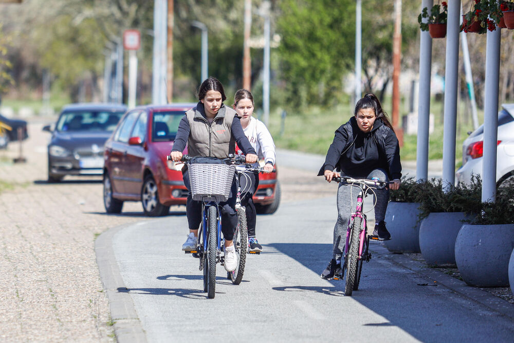 lepo vreme, proleće, lepo vreme u beogradu, Beograd, ljudi šetaju