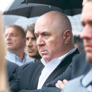 Policija opkolila zgradu brata Mila Đukanovića: Postrojene specijalne jedinice!