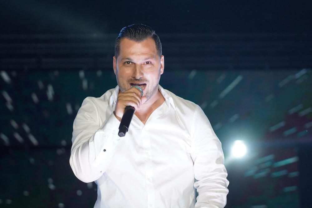 DENI DOBIO ŠESTO DETE: Roditelji nasledniku dali moćno ime, javno se obratio ženi dirljivim rečima