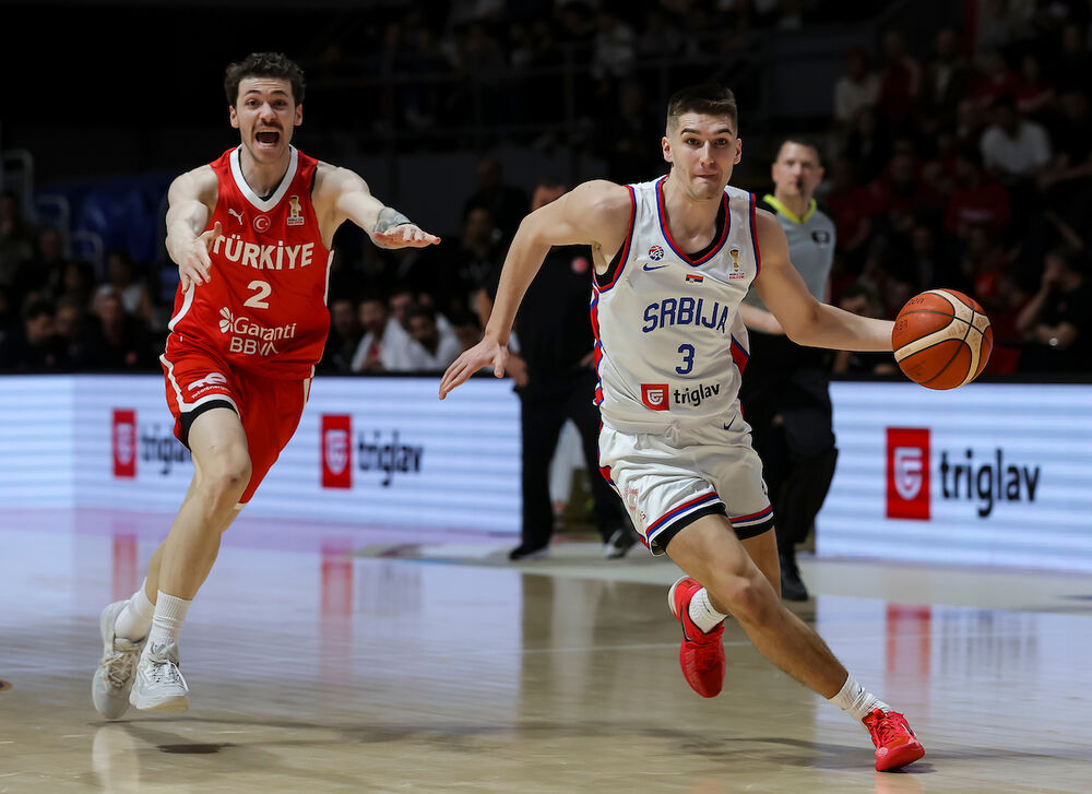 Stefan Miljenović na utakmici Srbije i Turske u kvalifikacijama za Svestsko prvenstvo