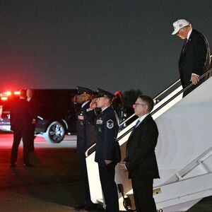 "VIDEĆEMO HOĆE LI MU AMERIČKA VOJSKA REĆI NE" Nižu se oštre kritike na Trampov račun, jedan detalj unosi nervozu!