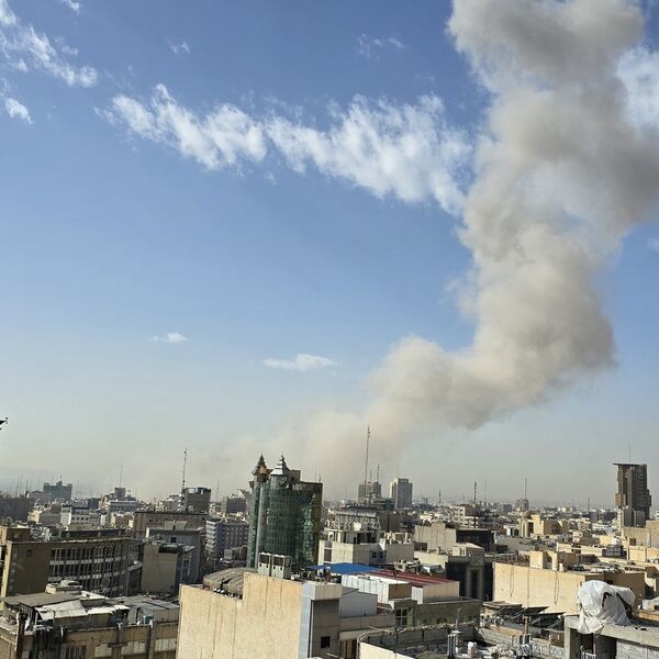 Prve slike i snimci iz Teherana: Gust dim okovao centar glavnog grada, napad dogovoren sa Amerikancima (VIDEO)