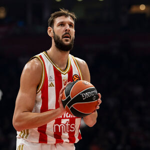 Moćan dabl-dabl Uroša Plavšića! (Foto)