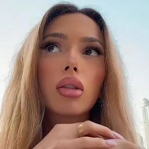 "ISTRČALA SAM IZ ZGRADE JER SAM ČULA BOMBU" Uznemirujuća objava Srpkinje iz Dubajia, Iran gađa ceo region (FOTO)