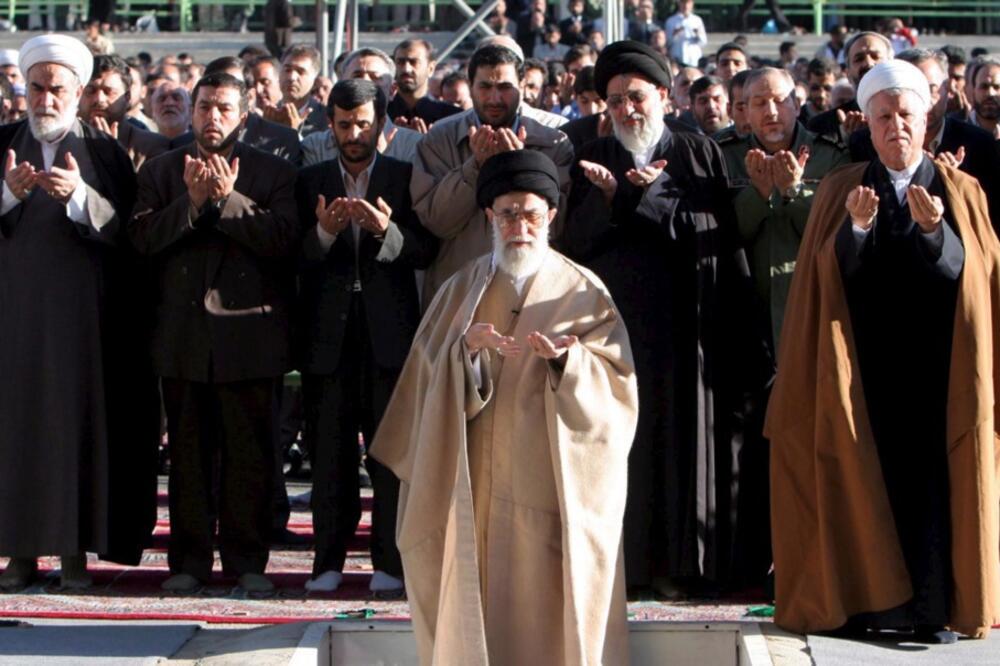 PROGNANI PRINC IZAŠAO IZ ILEGALE! Nakon smrti VRHOVNOG VOĐE pozvao vojsku da otkaže poslušnost, obratio se IRANCIMA