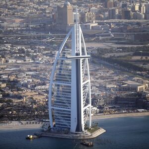 DUBAI NA VEŠTAČKOM DISANJU! Turistički raj u grotlu rata, a oni spašavaju pare dok rakete padaju po NARODU, ŠOKČINA