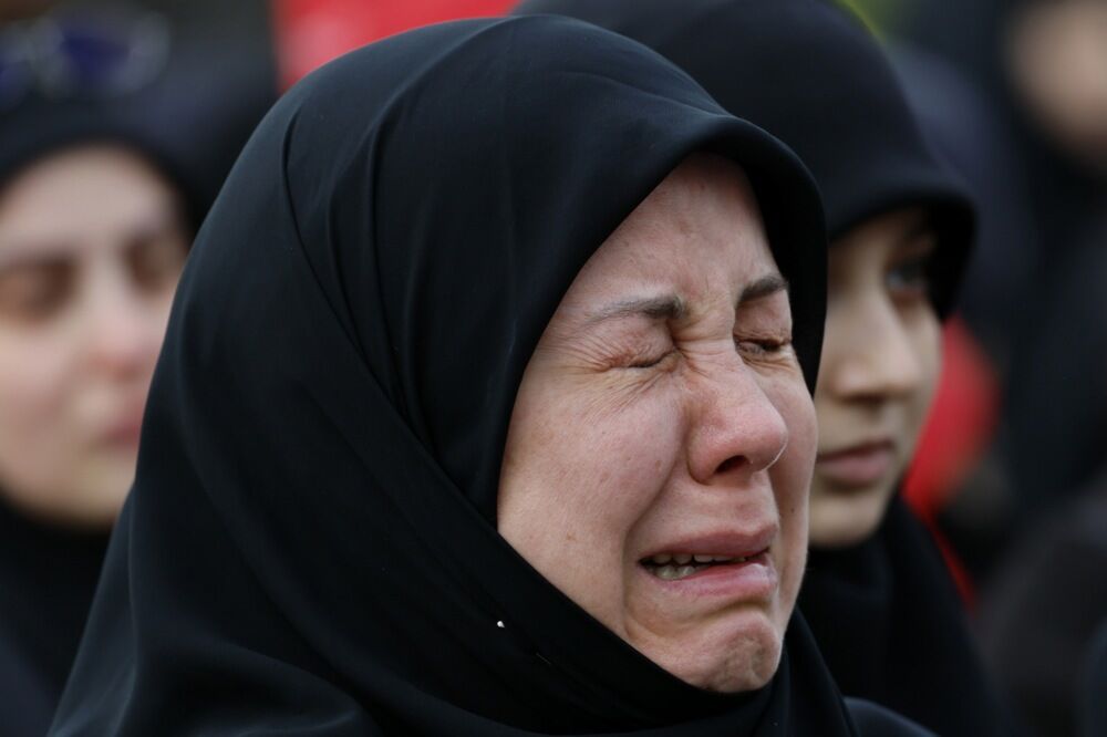 Iran, Ali Hamnei, Ajatolah Ali HAmnei, Žena, Hidžab, Plač, Muslimanka