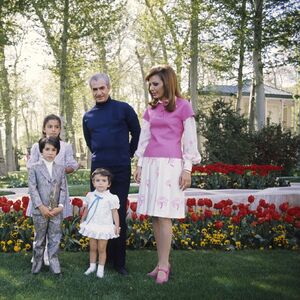 BIO ZAVISNIK OD INTIMNIH ODNOSA! Iranski car živeo RASKOŠNO, bogatiji od Obrenovića - OD PALATA DO &ldquo;MIŠIJE RUPE&rdquo;