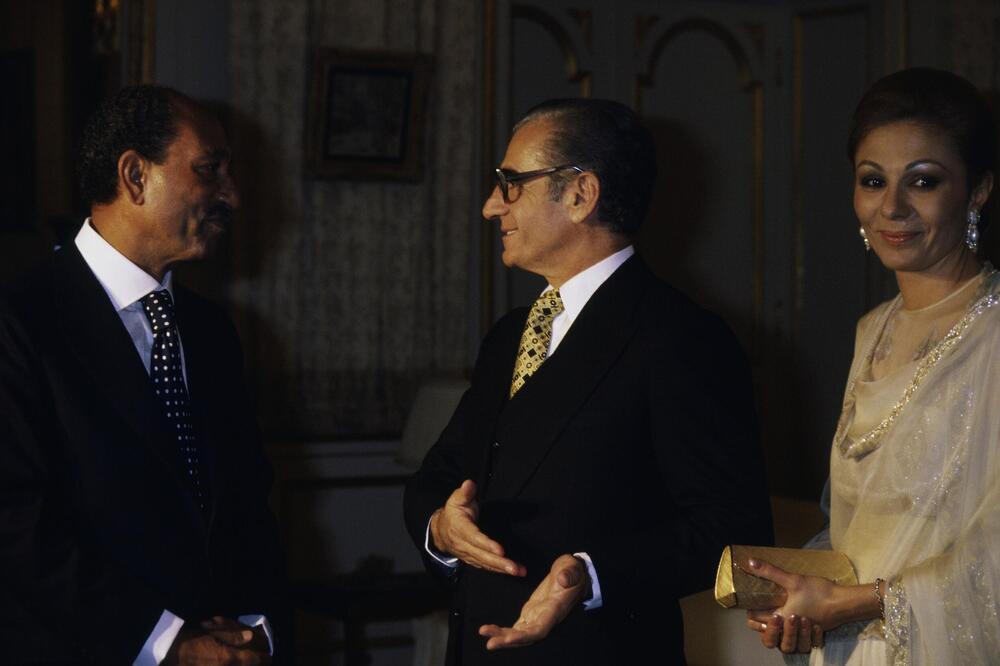 BIO ZAVISNIK OD INTIMNIH ODNOSA! Iranski car živeo RASKOŠNO, bogatiji od Obrenovića - OD PALATA DO &ldquo;MIŠIJE RUPE&rdquo;