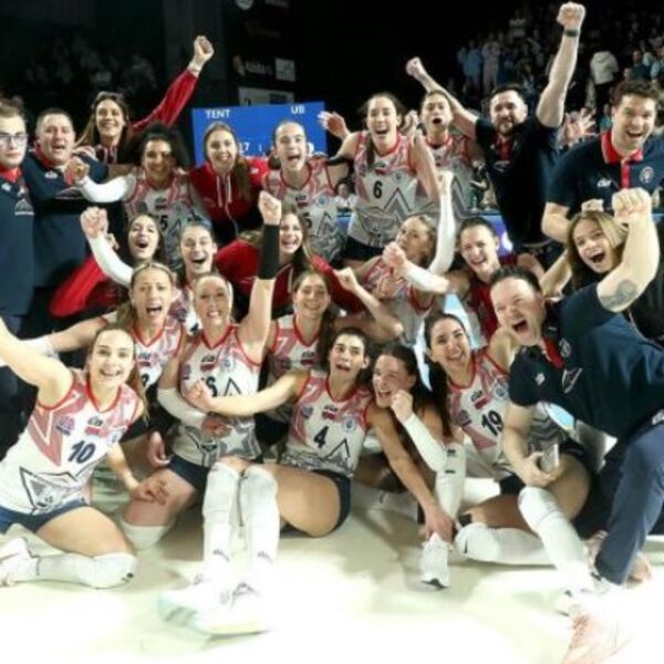 UB VIŠE NIJE FUDBALSKI GRAD - ODBOJKAŠICE RASPAMETILE SRBE! Slavi se ženski tim i to po 3. put - RAKIJA je spremna