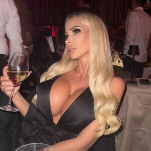 PANIKA I U INDUSTRIJI ZA ODRASLE! Kupljena karta za Dubai, a situacija PRETEĆA - plavuši sve preselo, na MUKAMA