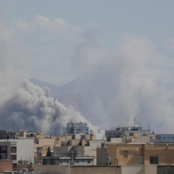 BELA KUĆA OBJAVILA SATELITSKI SNIMAK NAPADA NA IRAN: Eksplozija, dim, a onda sve NESTAJE! (VIDEO)
