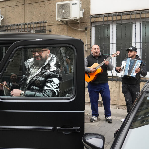 NEČIJI STAN VREDI MANJE OD NJEGOVIH KOLA: Srbi se krstili kad su ga videli u besnoj mašini, KOŠTA PAPRENO