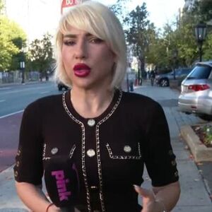 KOD NJE SAMO PLJUŠTE POKLONI: Jeremićeva puca od ponosa dok ovo drži u rukama, vrednost mu se može proceniti