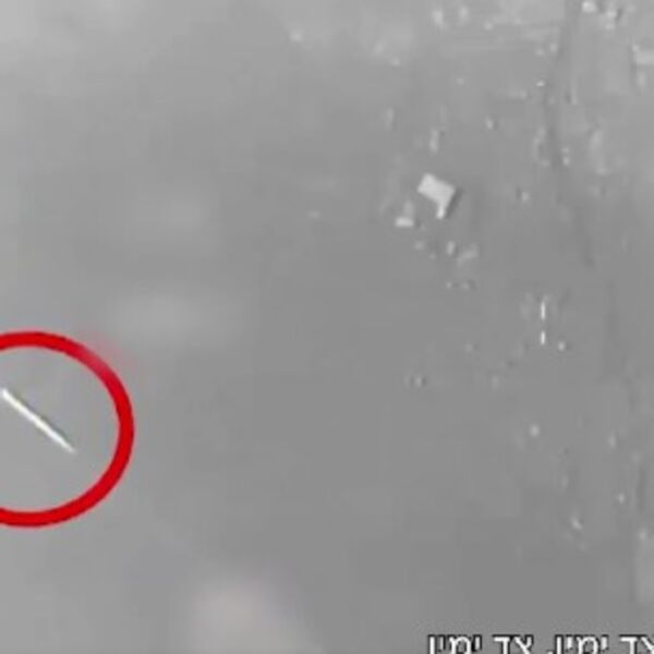 IZRAELSKI AVION "ZA DLAKU" IZBEGAO RAZARANJE: Iranska raketa proletela pored njega, pogledajte! (VIDEO)