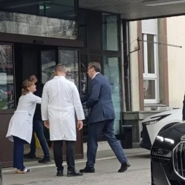 Vučić hitno posetio Dačića u bolnici!