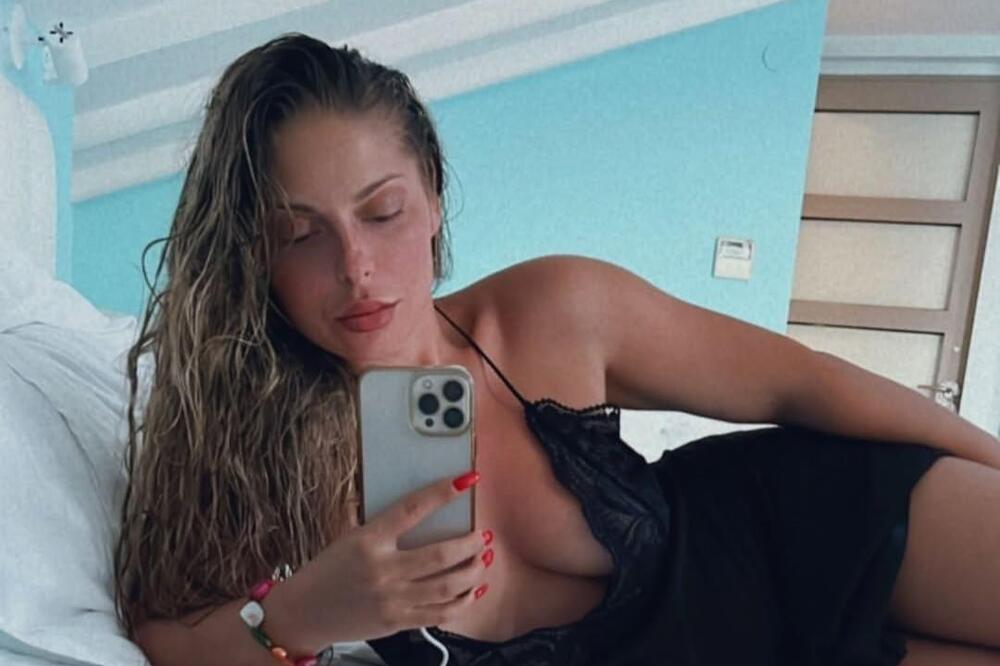 PLAVUŠA PRED CELOM NACIJOM OTKRILA KO JOJ JE SKINUO NEVINOST: Bio SKOT I ISKORISTO JE, dala intimu na izvolte