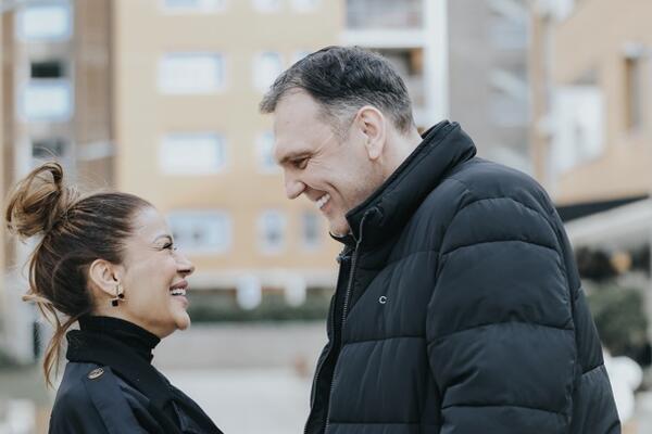EVO ŠTA JE URADIO KASPER KAD JE OTIŠAO U BOLNICU GDE JE ZATVORENA MINA KOSTIĆ! O potezu svi bruje