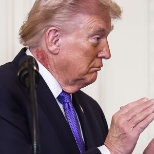 ŠTA JE OVO ISKOČILO TRAMPU NA KOŽI?! Ljudi u neverici i sa MUČNINOM gledaju u njega! Nešto DEFINITIVNO NIJE U REDU!