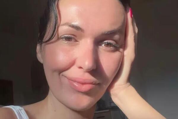 NEMA ČOVEKA KOJI NIJE BIO LUD ZA NJOM! Rodila sa 20, pa sa 23! Decenijama posle osvanula bez TRUNKE ŠMINKE