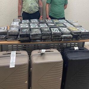 SRBI UHAPŠENI NA AERODROMU S KOFERIMA PUNIM DROGE: Drama u Dominikanskoj Republici, SVE JE SNIMLJENO! (FOTO/VIDEO)