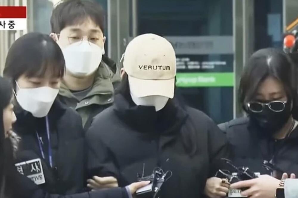 NAMAMILA MLADIĆE U HOTELSKU SOBU, NAPRAVILA NEVIĐENI HOROR, A ONDA... Zbog njene SLIKE SVI NAČISTO ODLEPILI