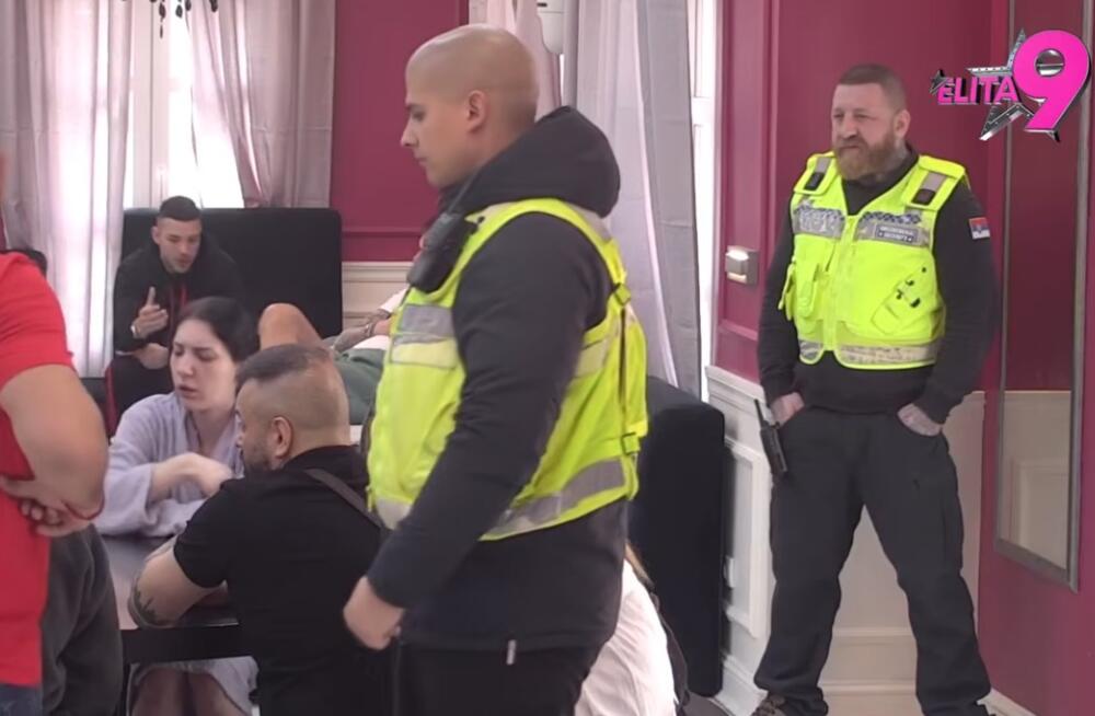 SNIMAK JE DOKAZ DA "LAŽE ČIM ZINE!" Obezbeđenje Pinka na meti - hteo da probije ŽIVI ZID pa ZAKUKAO, pogledajte ovo