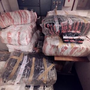 ŠOK ZAPLENA NA GRADINI! Nećete verovati šta je nađeno u KAMIONU, ROBA VREDNA PREKO POLA MILIONA DINARA (FOTO)